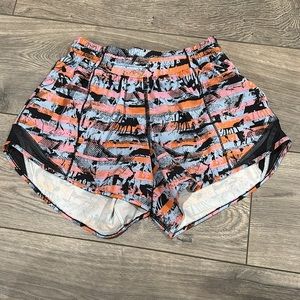 Lululemon Hotty Hot Low-Rise Lined Short 4”